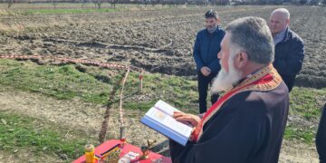 Au sfințit locul pentru capela mortuară din Felcheriu. Gata în 5 luni