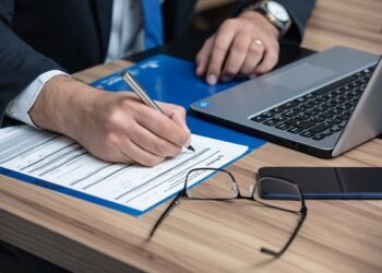 Neexecutarea obligației de a emite dispoziția de restituire a imobilelor preluate în mod abuziv de stat stabilită printr-o hotărâre judecătorească, fapta licită a entității notificate | Jurisprudență ÎCCJ