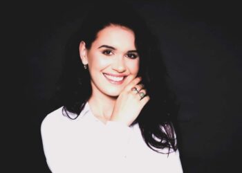 Regizorul Diana Păcurar din Aleșd ar putea semna spectacolul de teatru al anului