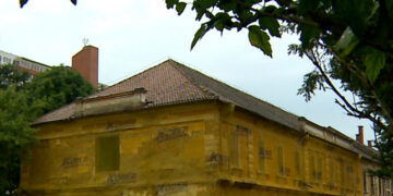 Cadavru descoperit în zona pavilioanelor din centrul Băilor Felix