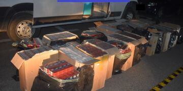 Sechestre și poprii de peste 300.000 lei în dosarul în care un salontan a fost prins în flagrant cu 14000 de pachete de țigări nemarcate aduse din Ucraina