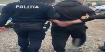 Șantajiștii prinși de polițiștii în civil în parcarea Era trebuie să-i plătească 50.000 lei daune morale și 30.000 daune materiale celui pe care îl amenințase cu moartea dacă nu îi dă 50.000 lei