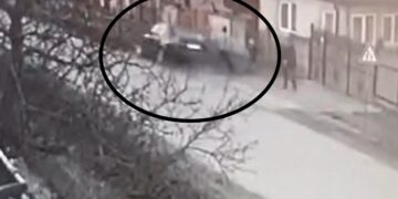 Bărbatul care ar fi vrut să-și omoare un consătean, care își ducea copilul de 2 ani în brațe, cu mașina rămâne în arest