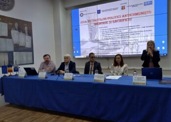 „Uitarea înseamnă o nouă condamnare” – simpozion dedicat memoriei foștilor deținuți politici