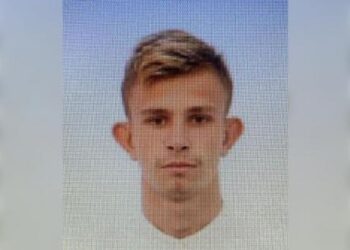 Un băiat de 16 ani din Budureasa, Paul Macavei,  căutat de familie după ce a dispărut