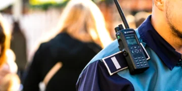 Polițist arestat preventiv după ce ar fi întreținut relații sexuale în mod repetat cu două minore