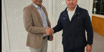 Călin Morna vine la Primăria Ineu să pună capăt unei administrații falimentare. Vrea să facă un management performant și să încheie epoca lui ”lasă că merge şi așa”