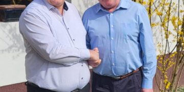 Doctorul Nicolae Suciu și dr. Florian Bodog, manevre în avion pentru a ajuta un parlamentar să respire