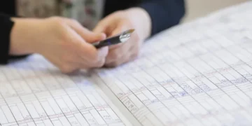 Procuroare și judecător au dat în judecată o școală pentru că fiul lor a primit nota 1 
