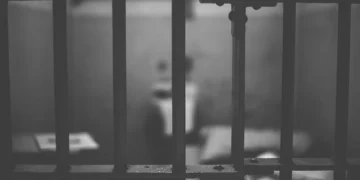 Constituționalitatea dispozițiilor referitoare la posibilitatea dispunerii suspendării executării pedepsei sub supraveghere, dacă aplicarea pedepsei a fost inițial amânată, dar ulterior amânarea a fost revocată