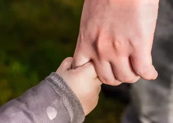 Mamele minore vor putea decide pentru ele și copilul lor în relația cu instituțiile statului