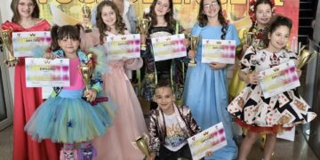 Maya Siladi de la Vivere, Trofeul Adolescent la Voci de îngeri. Nume grele din muzică în juriu