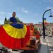 130 de cocarde,  peste 300 metri liniari de șiraguri de ghirlande tricolore și peste 100 de steaguri dau culoare orașului în preajma sărbătorii de 20 aprilie. Programul evenimentului