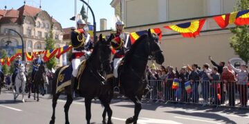 La mulți ani, Oradea! Paradă militară cu 600 de militari, tancuri, elicoptere și concert extraordinar de folclor cu Andra