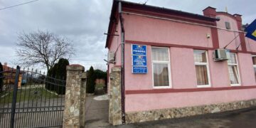 Primarul de Ineu, vânător pe facebook. Localnicii avertizați că un like pentru Morna îi costă