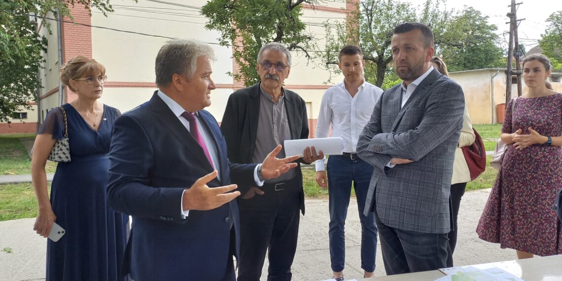 Rectorul Universității din Oradea și primarul Oradei au discutat, pe teren, despre dezvoltarea urbanistică viitoare a Campusului Central