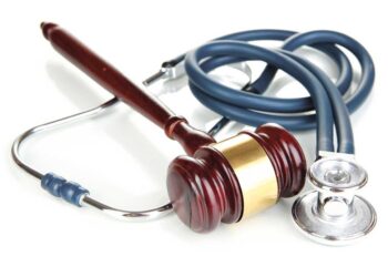 Competenţa materială de soluţionare a cauzelor având ca obiect obligarea pe temei delictual a pârâţilor la achitarea daunelor materiale şi/sau morale pentru malpraxis
