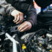 Modalitatea de stabilire a orei de manoperă pentru repararea unui autoturism, parte a despăgubirii cuvenite celui păgubit | Practică neunitară