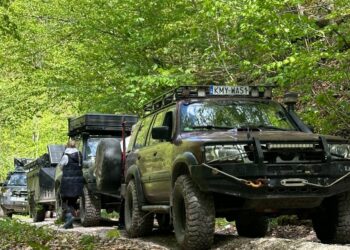 22 de mașini înmatriculate în Polonia, depistate în ariile naturale protejate din Apuseni. Amenzi de 50.000 lei date de rangerii Administrației Parcului Natural Apuseni