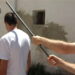 Înarmați cu pari, trei bărbați au alergat un altul prin centru Marghitei și l-au bătut până a căzut jos. Poliția chemată de un ofițer de ordine publică aflat în timpul liber
