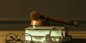 Noțiunile de locuință, încăpere sau dependință din conținutul infracțiunii de violare a vieții private au același înțeles cu noțiunile din conținutul infracțiunii de violare de domiciliu