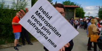 Împreună mutăm inelul Metropolitan N-V. Orădenii din Podgoria și Gheorghe Doja, protest în fața Consiliului Județean Bihor
