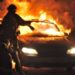 Fost polișist de frontieră, reținut după perchezițiile din Oradea și Livada. Ar fi incendiat o mașină în centrul Oradiei