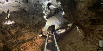 Bihorul are o nouă peșteră inedită  amenajată pentru vizitare. Cândva, acolo aveau loc anumite ritualuri. Au fost găsite pumnale de sacrificiu medievale