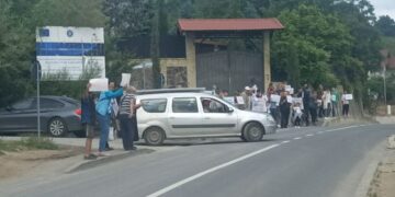 Locuitorii din Podgoria, protest în stradă, speriați că Inelului Metropolitan de Nord al Oradiei va trece prin casele lor
