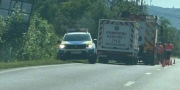 Accident în zona Borod. Trei oameni la urgențe