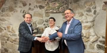 Povestea de succes a unui fost olimpic la matematică. Beiușeanul Horia Ban, de la una dintre cele mai inovatoare companii de pe piața energiei regenerabile, la plantația viticolă din zona renumită pentru cel mai bun terroir din ţară pentru vinul roşu