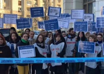 Consilierii de probaţiune din toată țara pichetează Guvernul