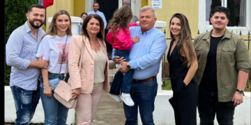 Primarul care în urmă cu 12 ani lăsa o viață liniștită în Austria să conducă cea mai mare comună din Bihor. Scrisoarea impresionantă a fiicei primarului după ce Dorin Curtea a pierdut alegerile