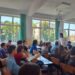 Elevii din Oradea au vrut să afle de la Cristi Danileț: de ce nu sunt pedepsiți cei care fac site-uri pornografice,de la câte grame de marijuana o poți încurca cu oamenii legii, oare grupurile secrete sunt chiar secrete?