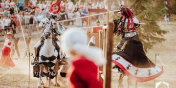TAP-fight, în premieră, demonstrații cu păsări de pradă, artiști levitatori, pictură pe scuturi, primii cavaleri români care participă la un turnir internațional la Festivalul Medieval din Cetatea Oradea