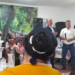 VIDEO. Înregistrări halucinante cu primarul de Ineu în campanie la biserica din colonia de rromi. Spune că Morna, contracandidatul său va trimite milițienii să-i băge în lagăre. „Eu trec pe lângă voi, nu vă ascult, îmi rupeți un picior, nu-i bai…Ne și înjurăm, ne și certăm, dar ne împăcăm.. M-au sunat românii din Botean: Știți ce zic români: domn primar, o zis că sunteți cu țâganii…Nu mi-e rușine, eu știu limba țâgănească, o și vorbesc pretutindeni…Vin să vă cumpere pe un kil de ulei…Ori te duci cu ăla ca mine și care nu-i nici 100% la cap si vă oferă ajutor la orice oră, ori cu ăla care vine cu dronele” 