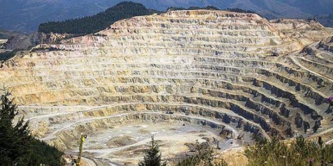 Curtea de Apel Cluj a refuzat să suspende licența de exploatare a Gold Corporation pentru Roșia Montana
