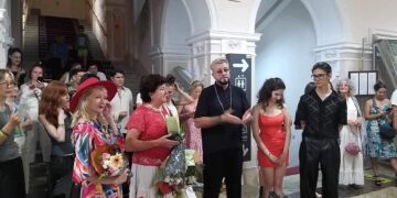 Olimpia Urdea, ultima gală. „S-a lăsat cu lacrimi și emoție profundă. Pentru că a fost ultimul astfel de eveniment din viața mea de dascăl…Rămân „la post”.Rămân să veghez asupra parcursului profesional al dragilor mei discipoli și să „pun umărul” acolo unde pot”
