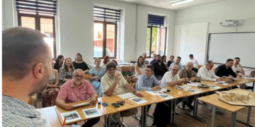 Vară „de foc” pentru Arhitectura orădeană Studenții orădeni: Robert Gliga și Ștefan Muntean, printre cele mai bune cinci proiecte prezentate în competiție, dintr-un număr de 147 la concursul CASA