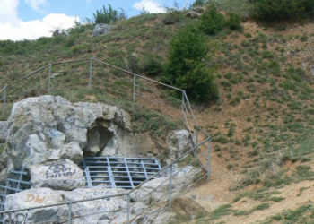 Tragedie. Un orădean de 44 de ani a căzut de la 30 m înălțime în zona craterului Betfia