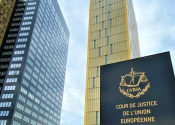 CJUE: completul de judecată însărcinat cu soluționarea unei cauze trebuie să decidă singur cu privire la aceasta