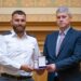 Inspectorul principal de poliție Crăciun Geanini-Ionuț, Emblema de Onoare a MAI, după ce a instrumentat peste 50 de dosare penale privind infracțiuni precum trafic de migranți, contrabandă cu țigări, treceri frauduloase ale frontierei