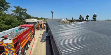Incendiu la o fermă cu peste 12.000 de păsări