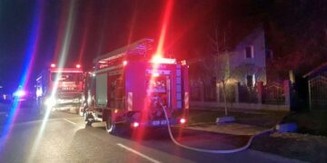 Alertă în Vestul țării. Bancomat spart și incendiat. Suma uriaşă sustrasă de hoţi