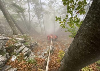 Turist din Ungaria, salvat după o intervenție de 8 ore. A căzut în Săritoarea Bohodei din Munții Bihor