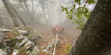 Turist din Ungaria, salvat după o intervenție de 8 ore. A căzut în Săritoarea Bohodei din Munții Bihor