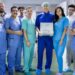  Doctorul orădean Viorel Dejeu, într-o echipă de specialiști care a  realizat o premieră medicală de grup: Sleeve-ul Gastric pe cale endoscopică, o procedură minim invazivă pentru tratarea obezității