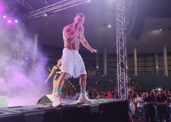 Dorian Popa deschide petrecerea la Zilele Aleșdului