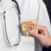 Percheziții la Oncologie. Șase medici oncologi, audiați  după ce ar fi cerut mită de la pacienți