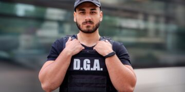 Ofițer de poliție – Serviciul de Investigare a Criminalității Economice, prins în flagrant în timp ce primea drept mită  2000 de euro